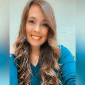 Meet your Posher, Julia!